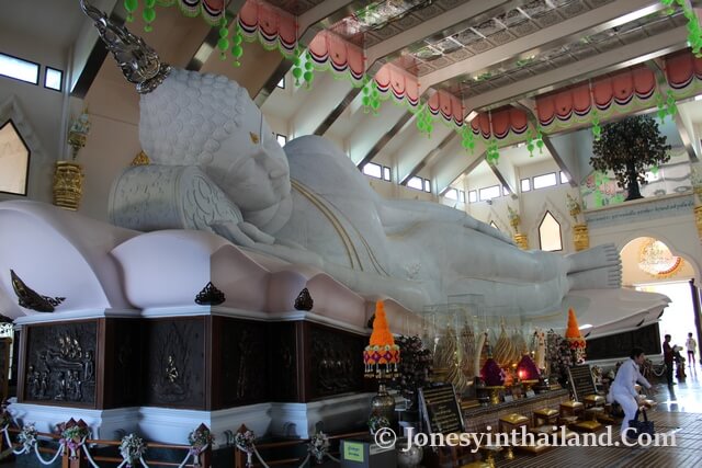 Wat Pa Phu Kon Reclining Buddha