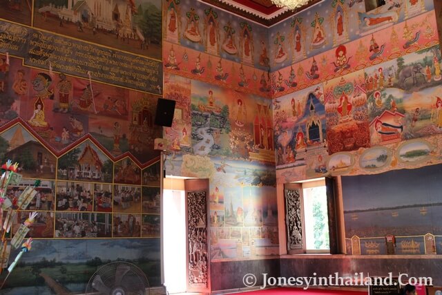 Wat Pho Chai Painted Walls