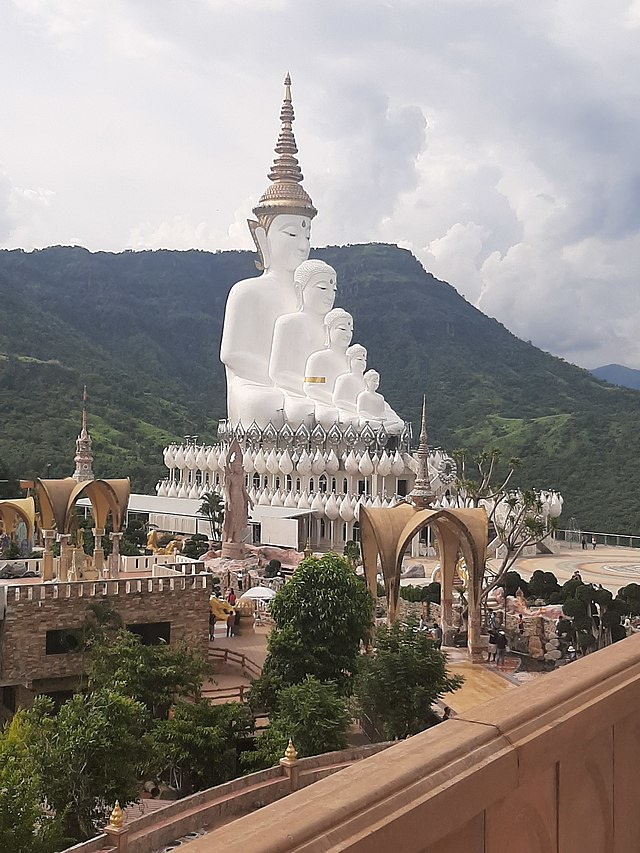 Wat Phra That Pha Kaew 5 Buddha Statue