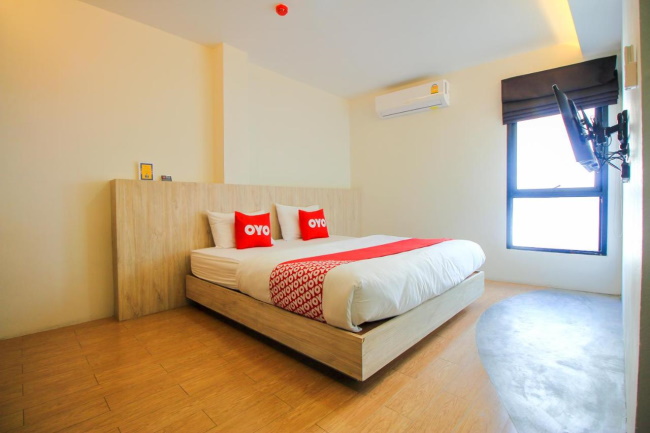 Oyo 426 All Day Hostel In Bangkok Double Room With Bed