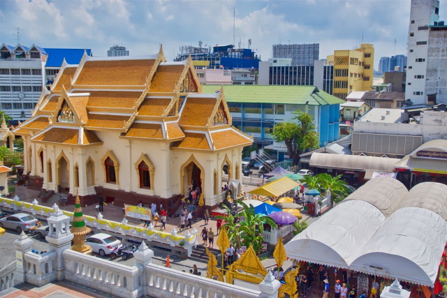 Wat Traimit Chinatown In Bangkok