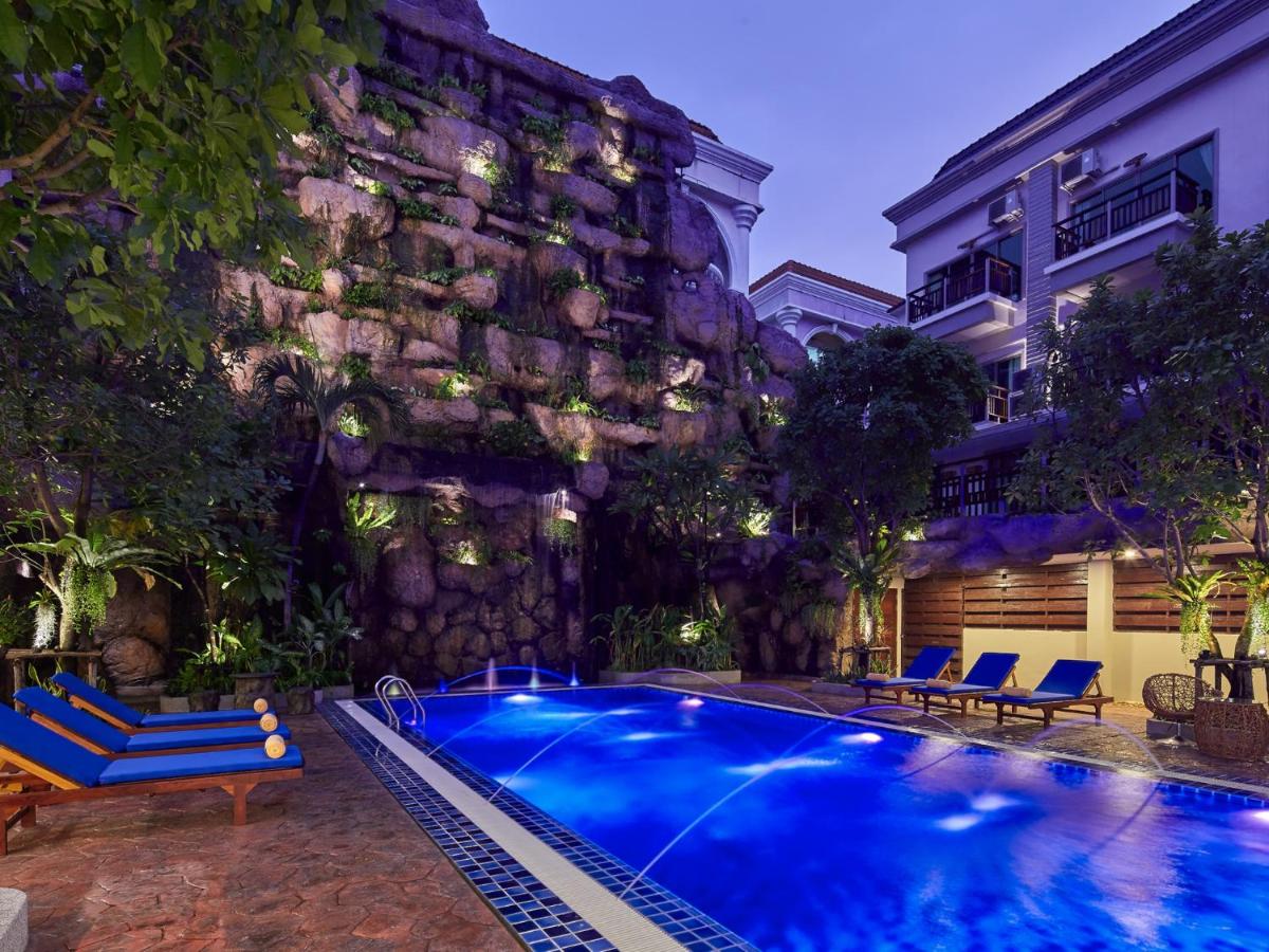 The Agate Pattaya Boutique Resort Pool Area On The Evening