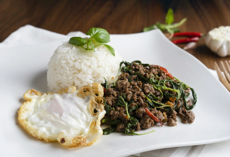 Thai Style Stir Fried Mince Pork With Basil And Fried Egg - Pad Kra Pow Moo